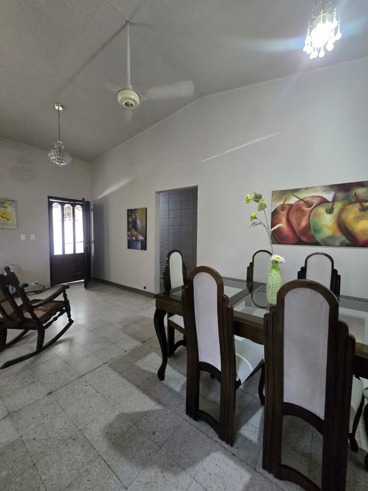Venta de Casa en Jardines, 500 V2, Circuito Cerrado imagen 2
