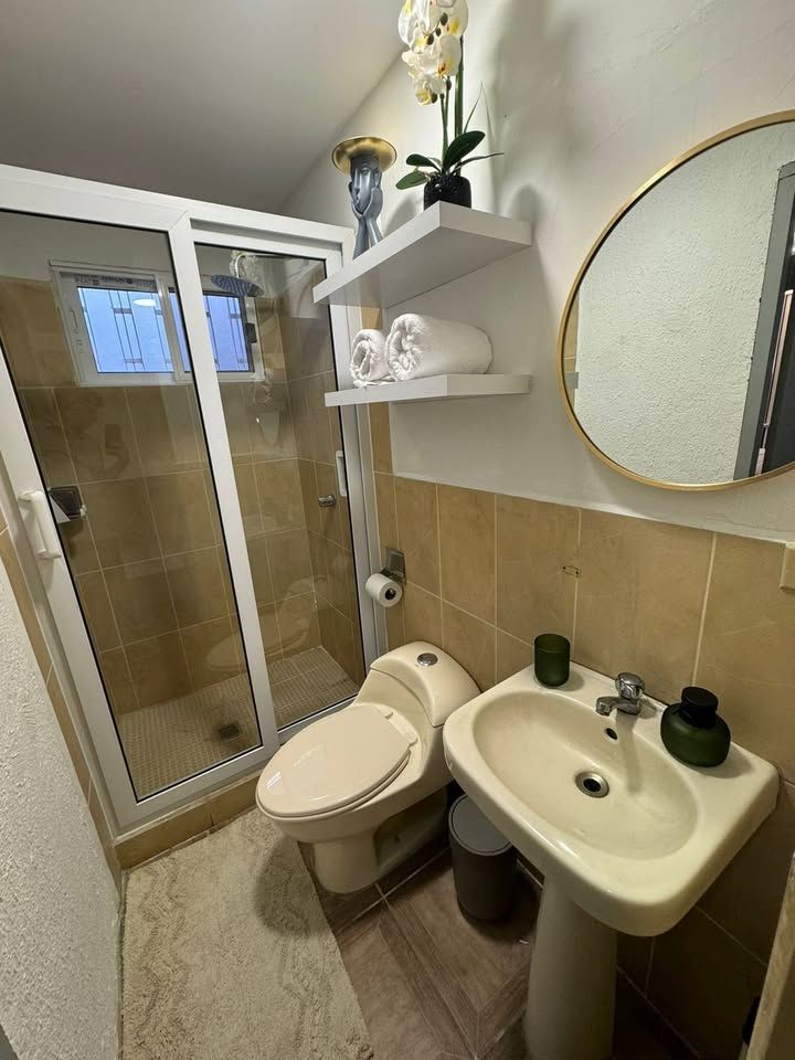 Hermosa Casa en Venta, Residencial Miguel Ángel Pavón imagen 10