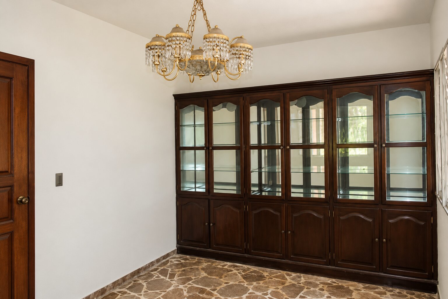 Se vende casa de lujo en Colonia Bella Vista imagen 6